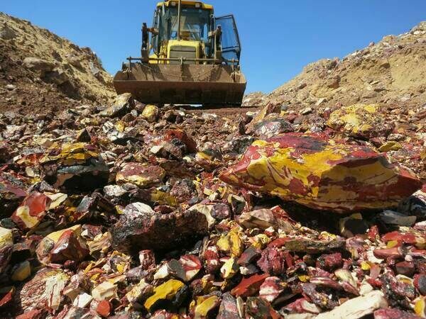 Mookaite being mined by Glenn Archer of Outback Mining.